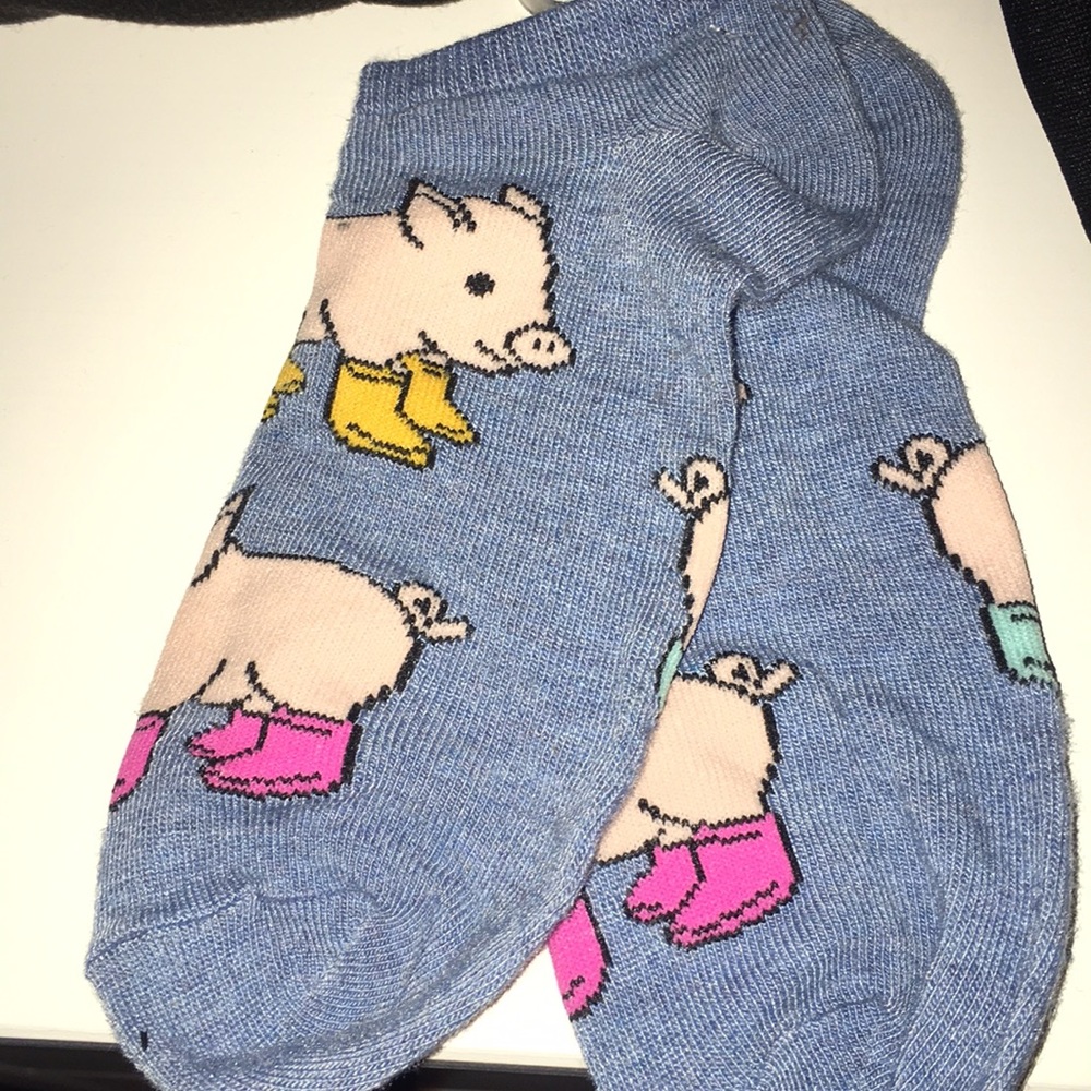 Socks with pig print